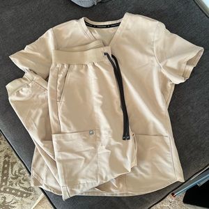 FABLETICS Chai Jogger Scrub Set